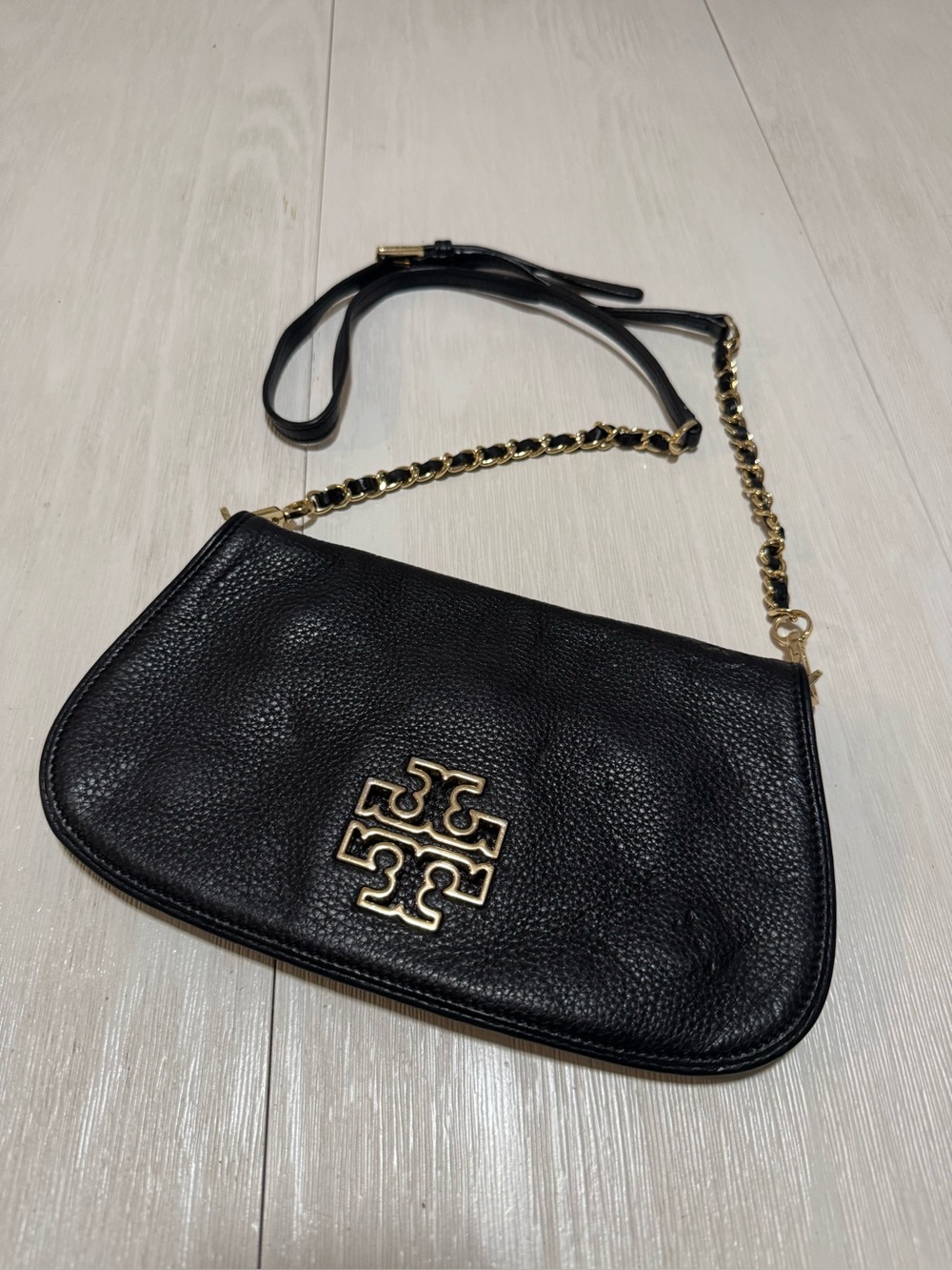 Tory Burch Britten Convertible
Clutch - AUTHENTIC